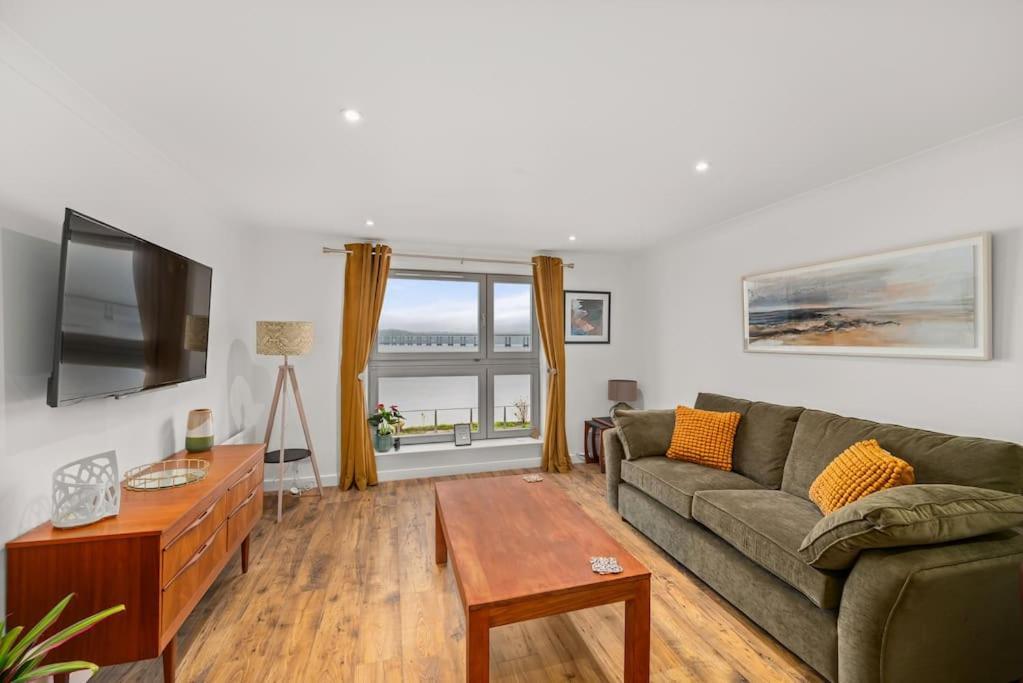 Apartment Marine Parade With River View