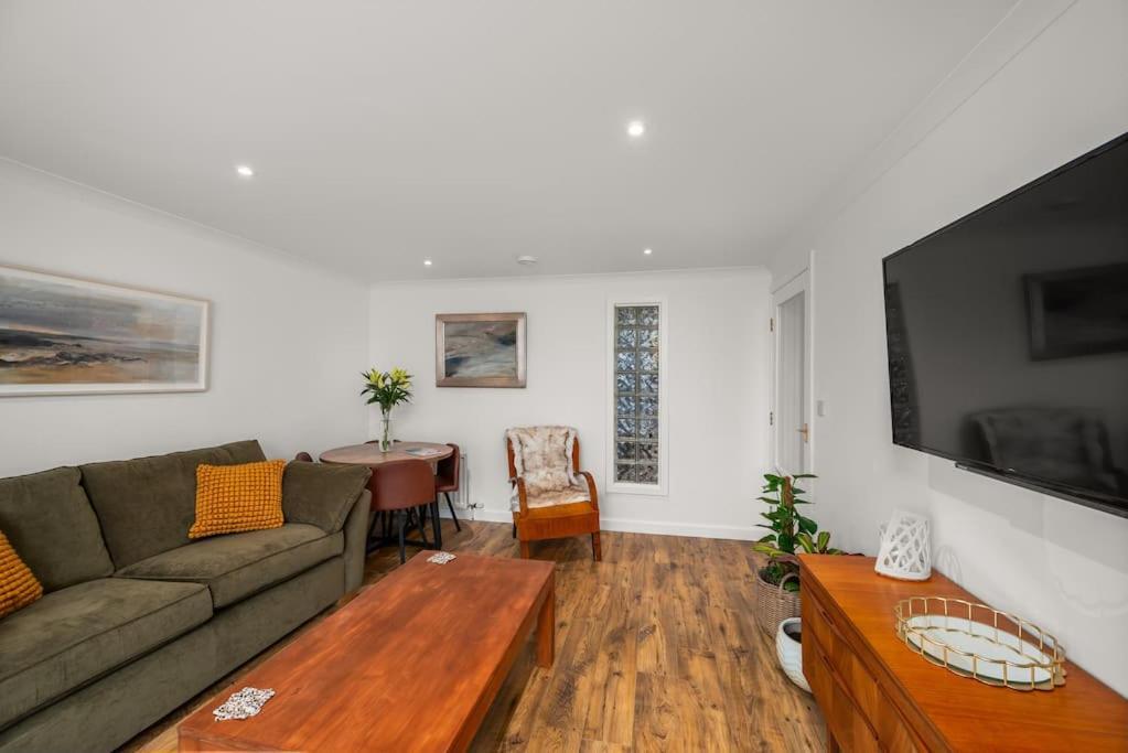 Apartment Marine Parade With River View