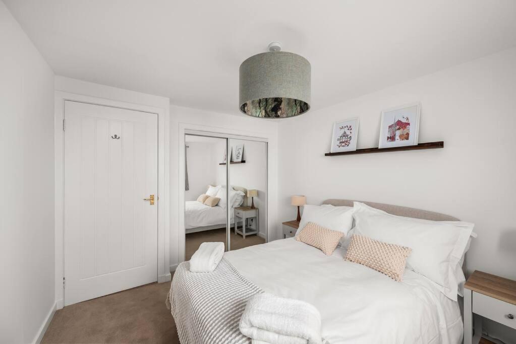 Marine Parade With River View Apartment *