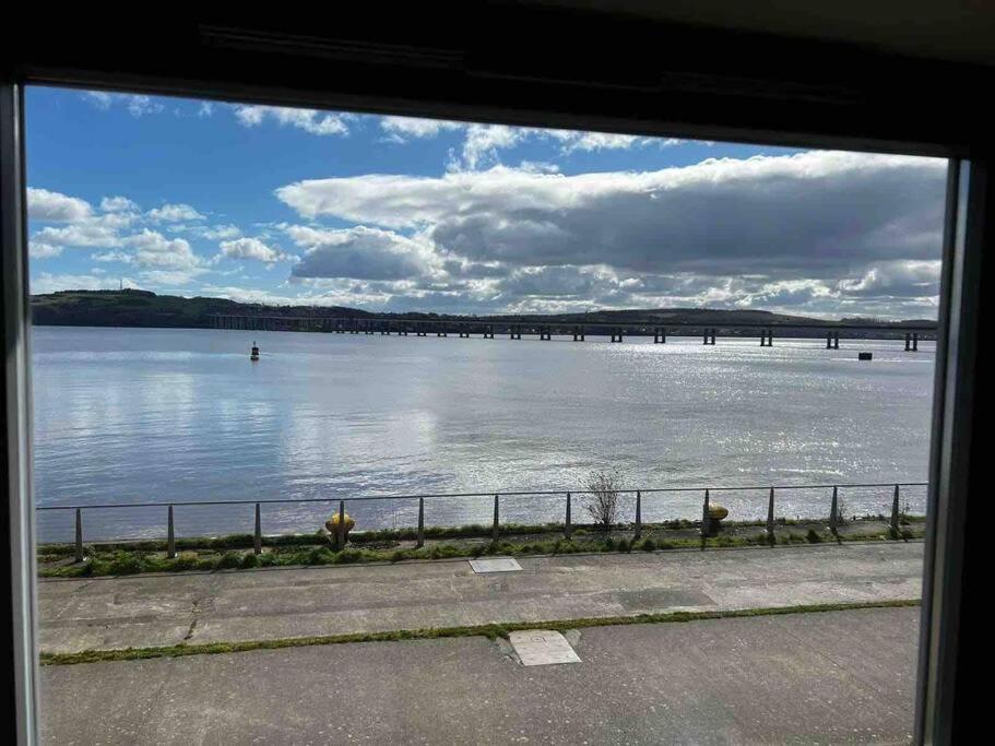 Apartment Marine Parade With River View